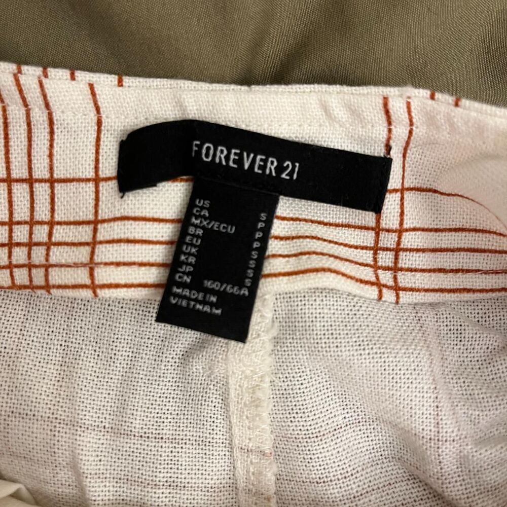 Forever-21 Women's White and Burgundy Shorts - Picture 4 of 4